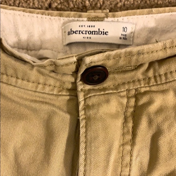 Khaki Abercrombie kids shorts - Picture 3 of 3